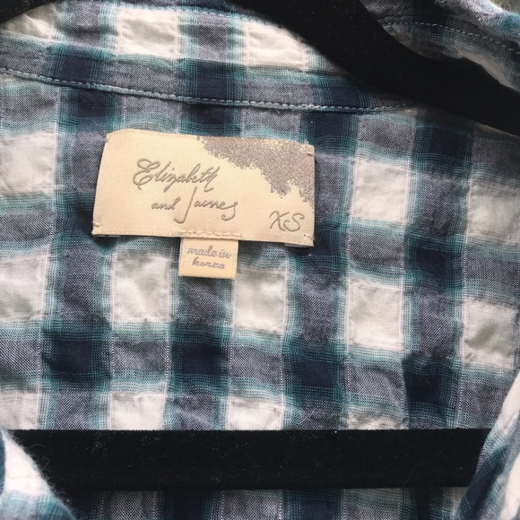 Elizabeth and James womens Button Down Shirt - Picture 3 of 6